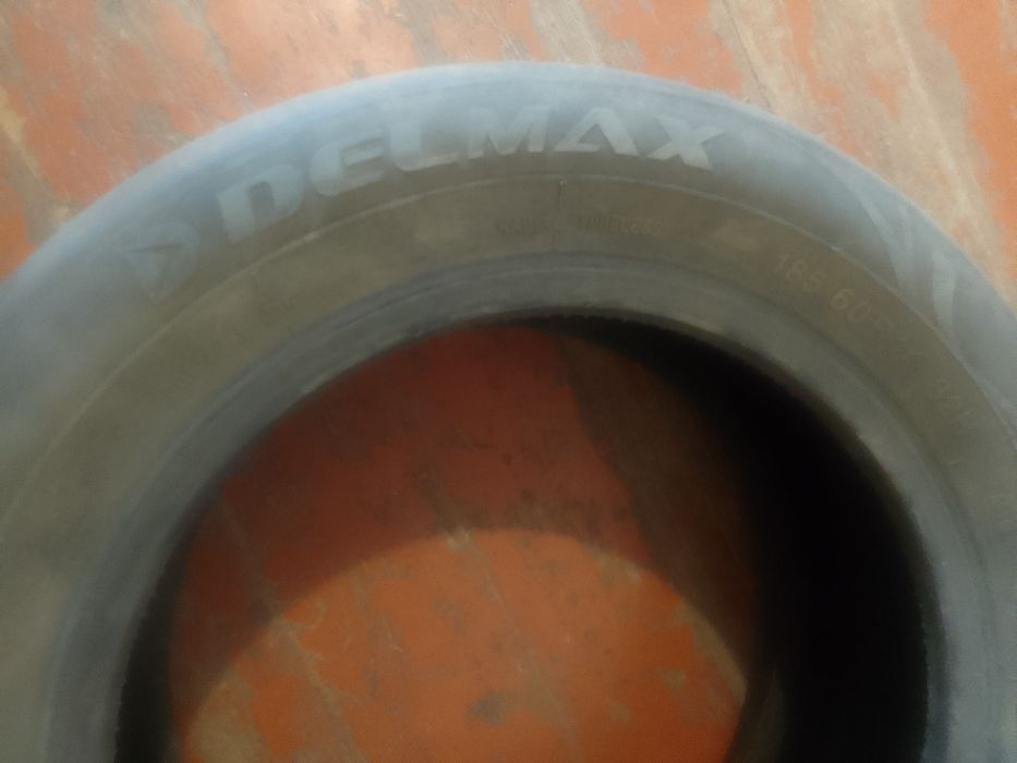 Колесо шины на машину