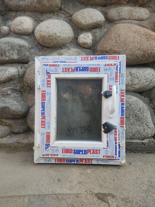 Продам форточку пластиковую