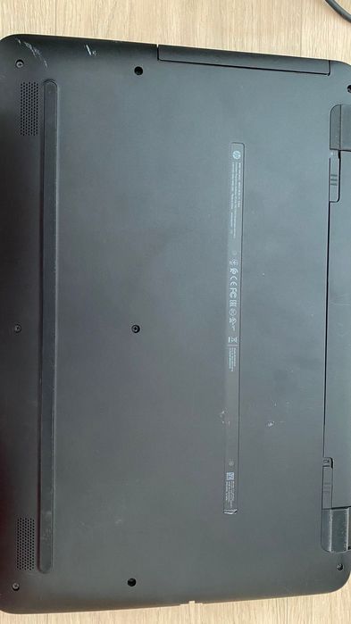 Laptop HP 17,3”- Ecran mare, 8GB RAM, Windows 10-Ideal Office sau Film