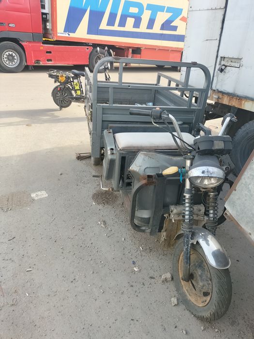 Бензиновый Трицикл буу
