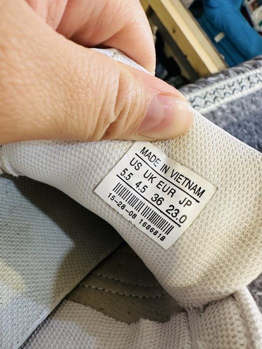 Кроссовки в хороше состоянии .