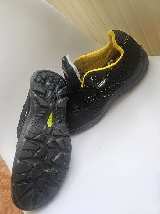 Giasco papuci safety mărimea 42