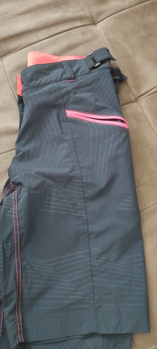 Джърсита ,къси гащета ,всичко е ново