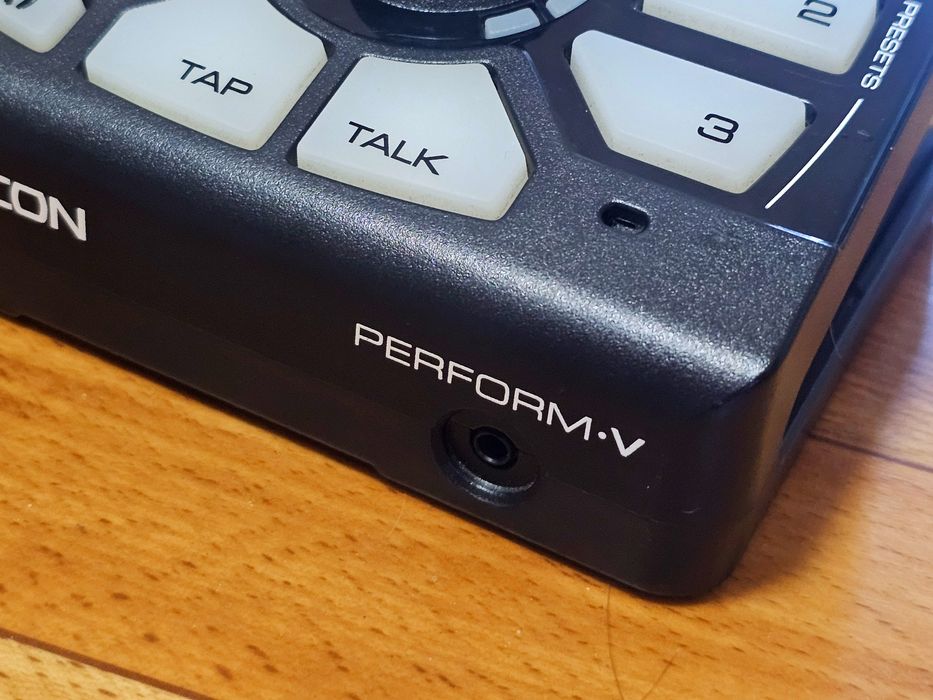 Вокальный процессор TC HELICON Perform-V