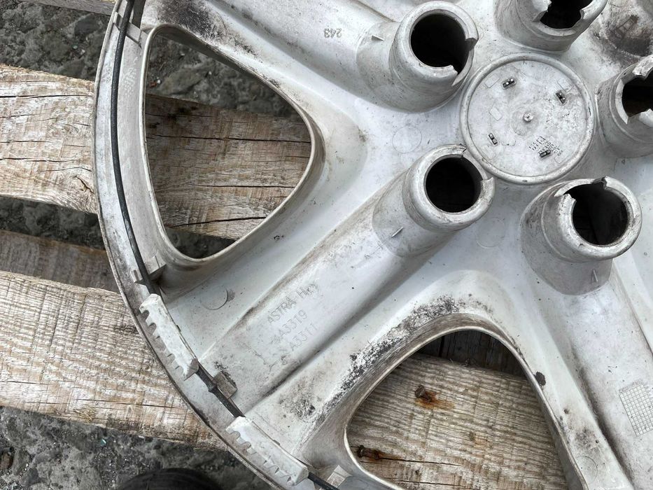 16 цола Тас Opel Astra H 5х110 Оригинал