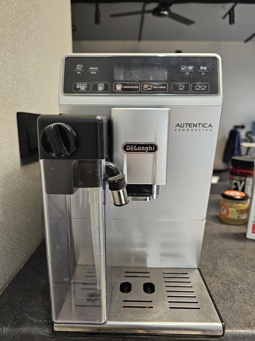 Продам кофемашину Delonghi