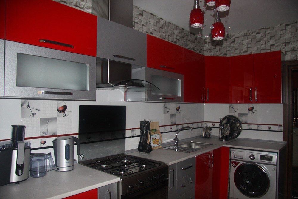 Продается квартира .за гост. "Grand Mir Hotel"  2/4/4. Метро Ойбек