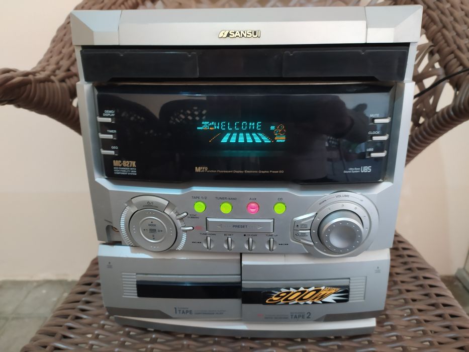 Продаётся музыкальный центр