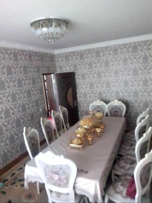 УчТепа туманида 2- хоналик квартира сотилади