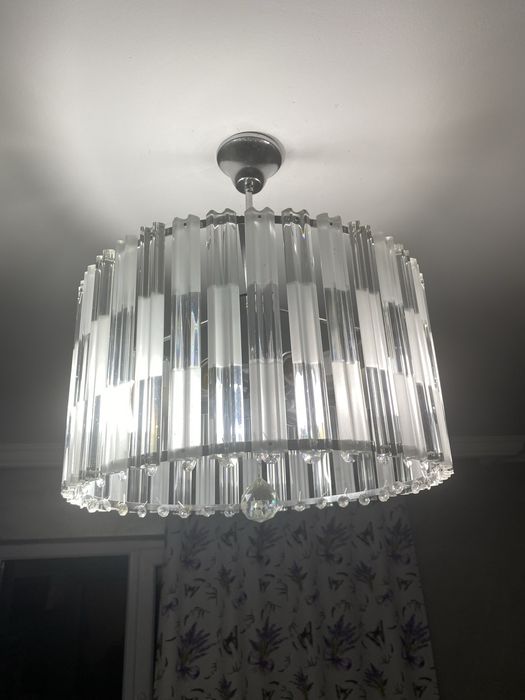 Продам  люстру .