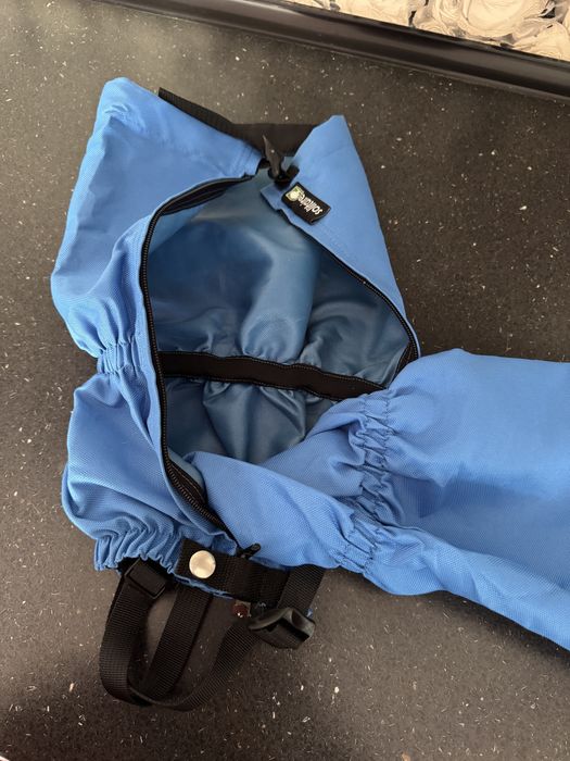 Parazapezi noi, albastre, impecabile