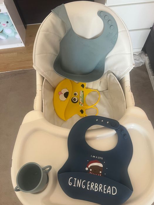 Scaun bebe cu accesorii din silicon