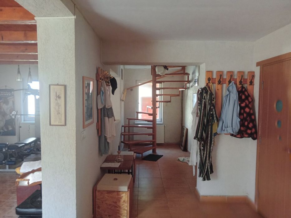 Vind casa de locuit în rastolita județul bună