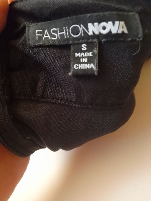 Рокля fashion nova