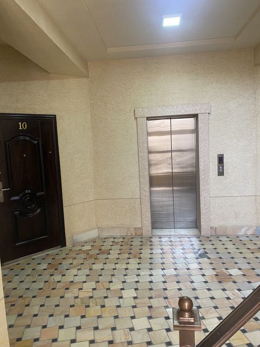 Med gorodok 3xonali dom sotiladi