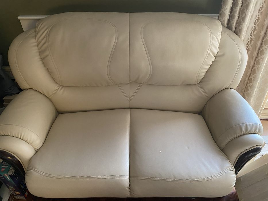 Много запазен холна гарнитура -  троен, двоен и фотьойли