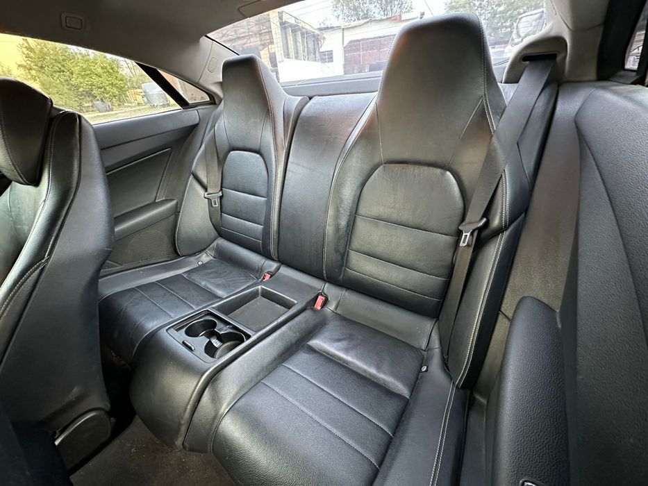 Vând Mercedes E Class Coupe