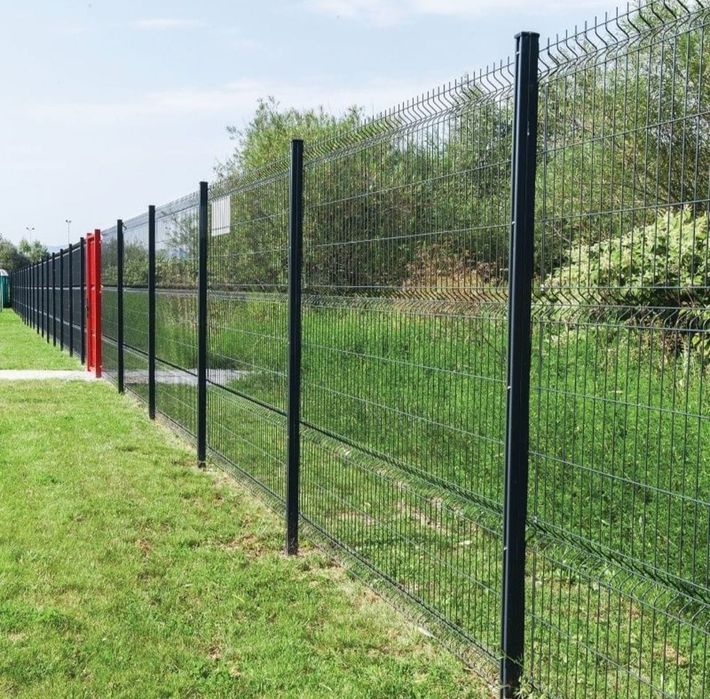 Împrejmuirea terenuri din plasă la val