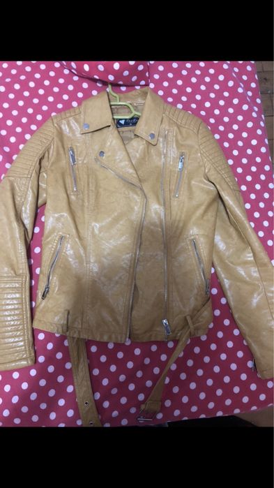 Geacă de piele……