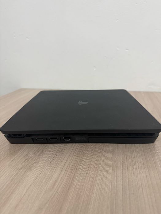 Пс 4 слим в хорошем состоянии