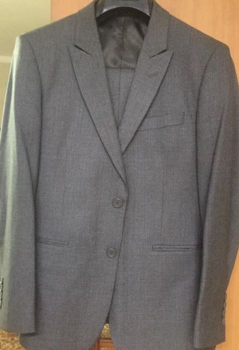 Костюм мужской .