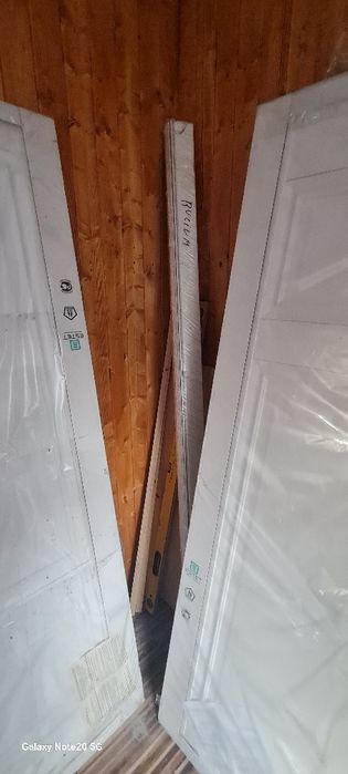 Vand 2 uși noi , nefolosite! 800 x2000