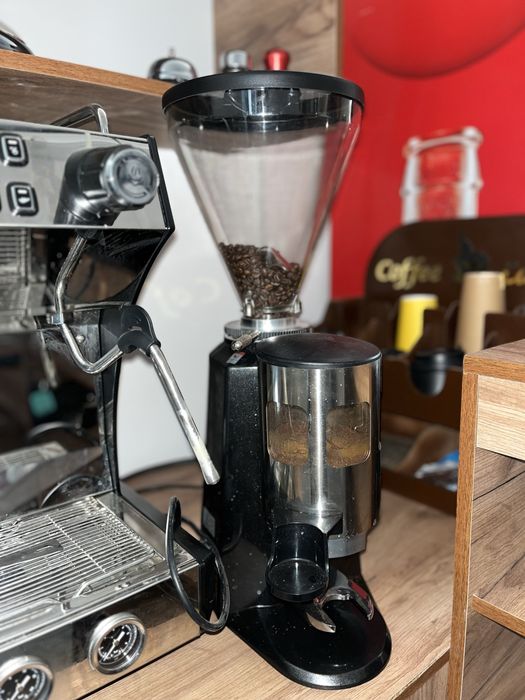 Кофемашина+ посуды в подарок