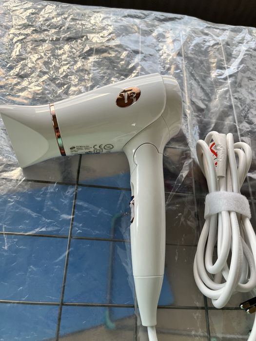 Фен, очки,галстук, серебряные изделия . Недорого.