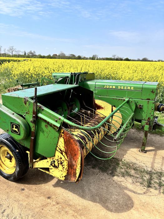 Presa John Deere 224 t ( balotiera)