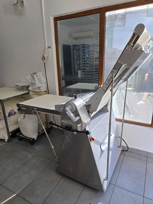 Echipamente patiserie – prajitor gogosi/donuts, malaxor, mese inox etc