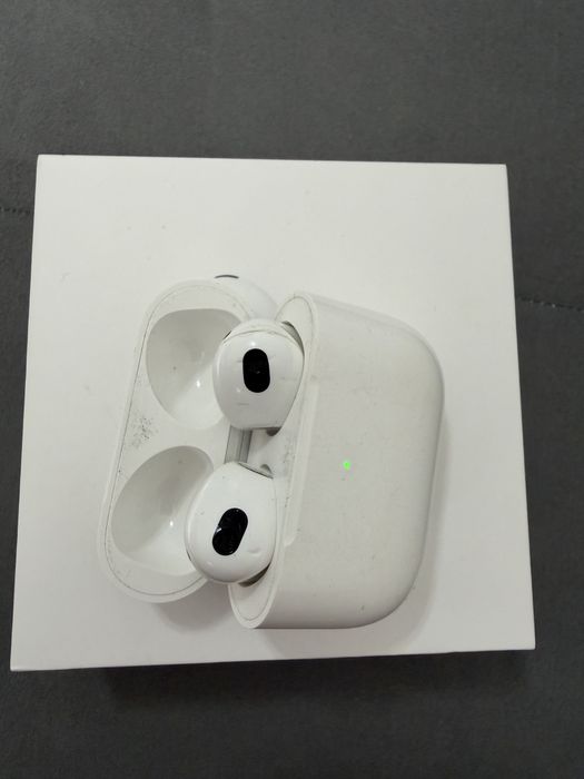 Продам Airpods 3