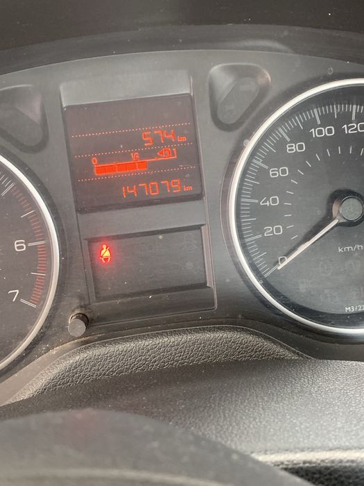Продавам. Пежо 301 HDi