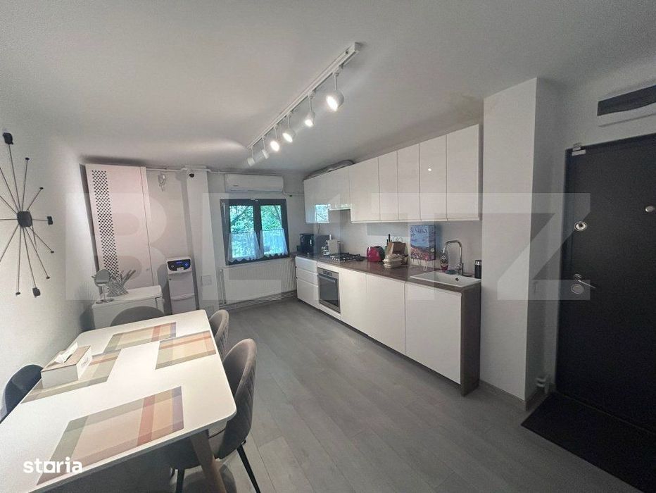 Apartament cu 4 camere, decomandat, etaj 1,  84,45 mp, zona Sara
