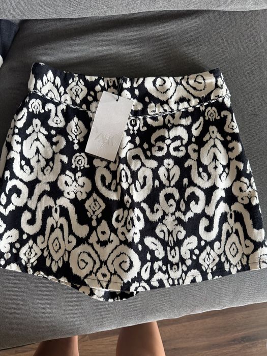 Пола панталон Zara