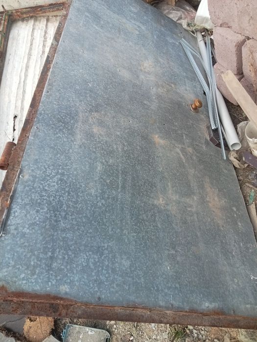 Ппродаю железный дверь