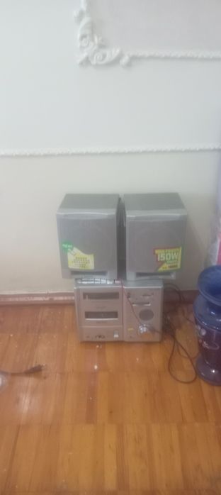 Продаётся бытовая техника dvd видио аппарат funay. Магнита фон мини