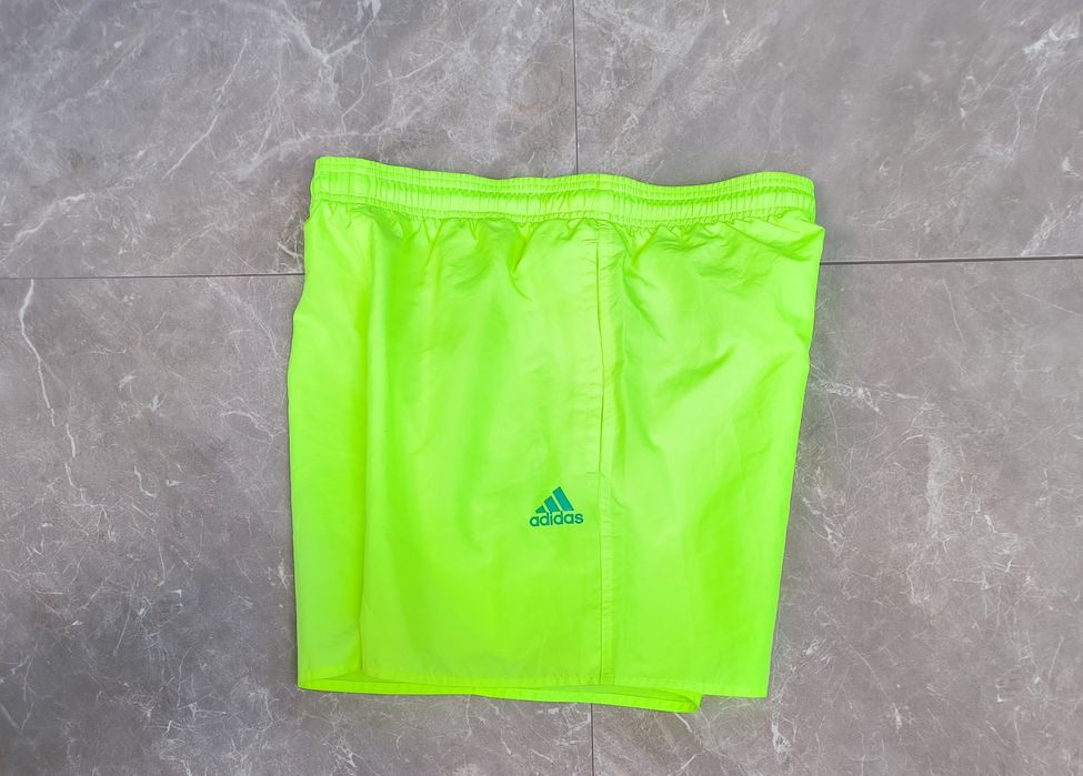 Adidas размер M плувни шорти