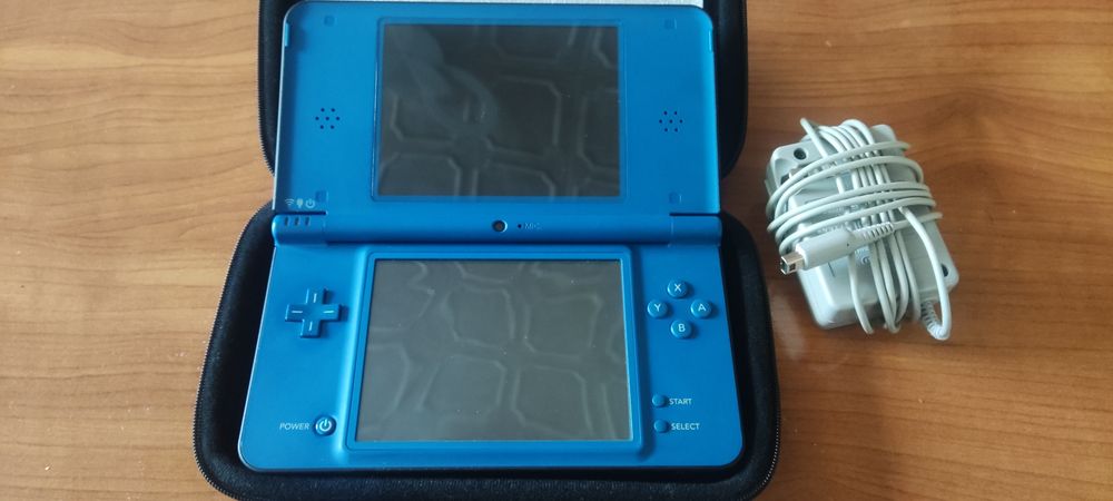 Nintendo DSi LL japoneza