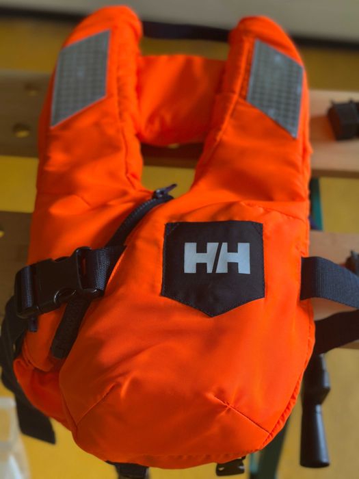Vesta de salvare pentru copii 30N: Helly Hansen model Baby Safe+ (10-15kg)