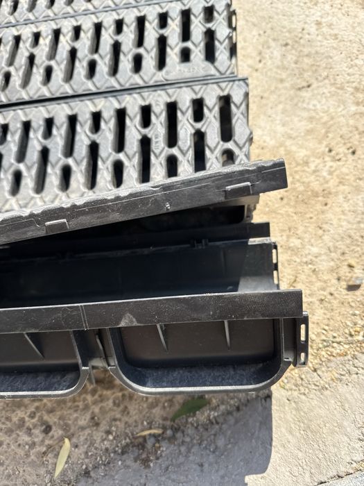 Rigola plastic Vodaland, pietonala, exterioara, pentru scurgere apa pluviala, cu gratar polipropilena, A15, 1000 x 125 x 70 mm, negru