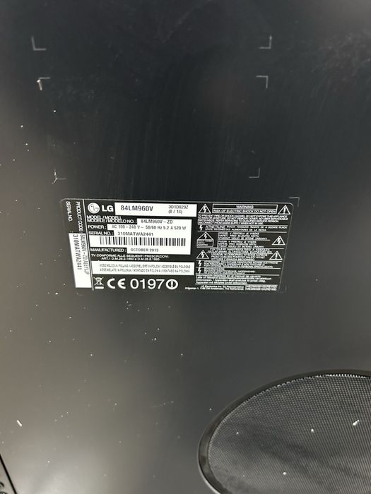 Продавам гигант телевизор LG