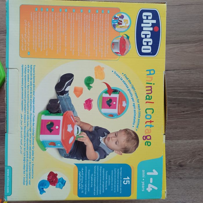 Играчка Chicco къщичка с животни и форми