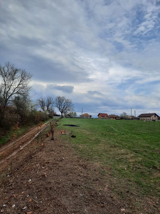 Teren 7900mp,deschidere dublă-sat Șasa,Dănești(10km de Tg jiu)