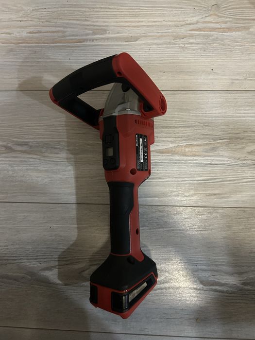 Акумулаторна полираща/шлифовъчна машина EINHELL +зарядно и батерия