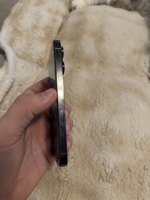 Продам Iphone 14 pro черный