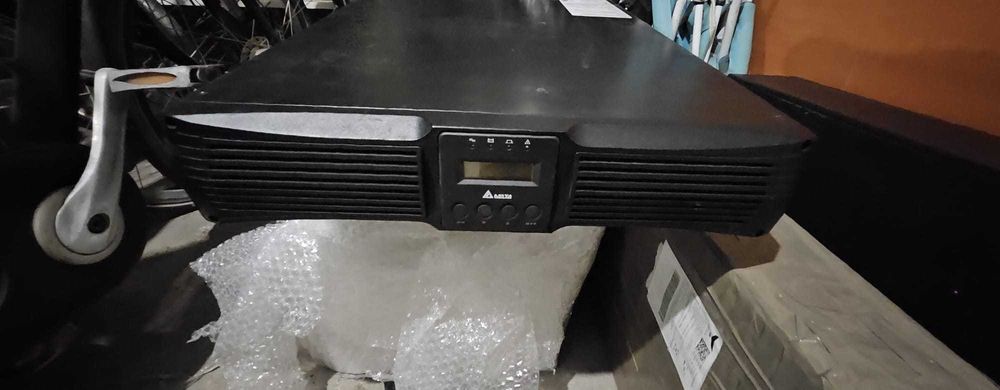UPS Delta RT-6K cu modul de baterie