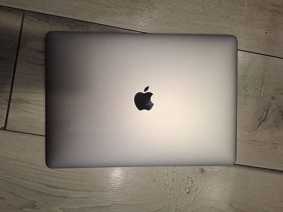 MacBook A2338-Apple M2/8гб/256гб ssd