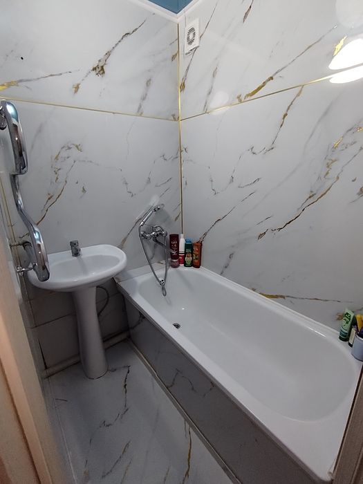 Продаётся 3 ком кв Самал