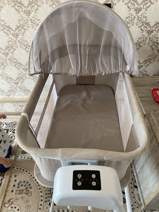 Манеж качалка электорнная