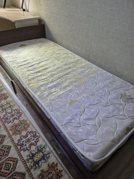 Продам кровать 1,5 спальная